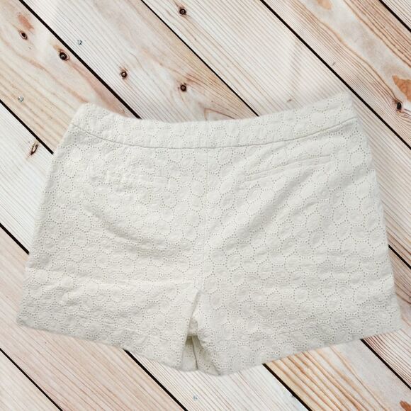 Banana Republic Embroidered White Shorts Size 12 - Picture 2 of 3